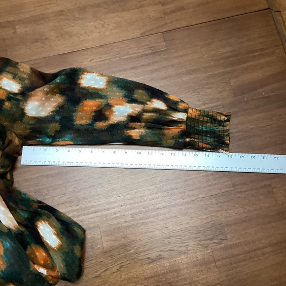 Calvin Klein Womens Green Abstract Clip Dot Blouse Smocked Cuff M w/undershirt - Picture 5 of 12